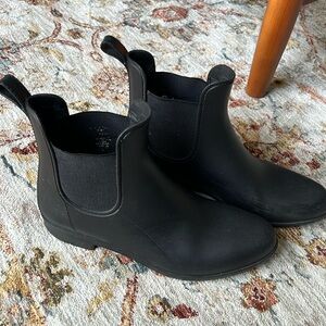 Size 11 Chelsea Rain Boots